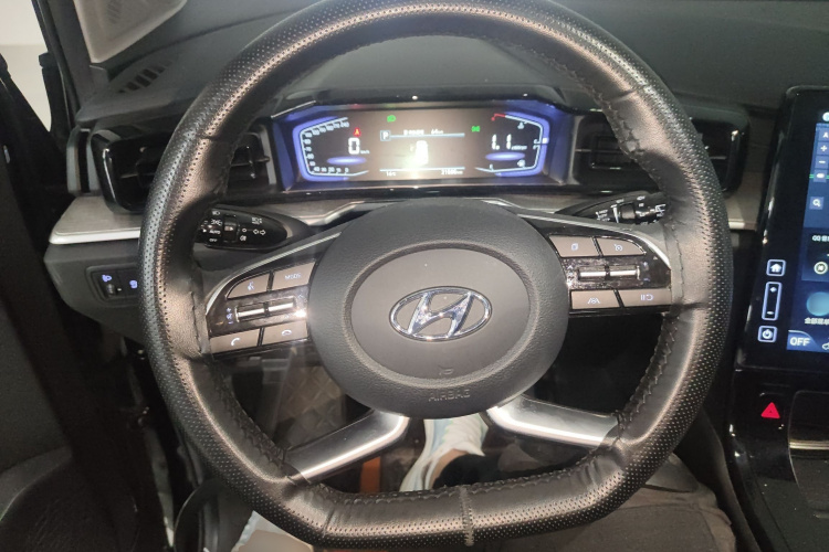 Hyundai Custo 2023 #11 Hyundai Custo 2023 car image #11