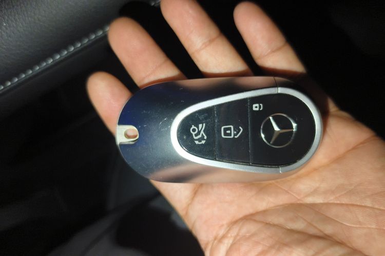 Mercedes-Benz EQS SUV 2024 #11 Mercedes-Benz EQS SUV 2024 car image #11