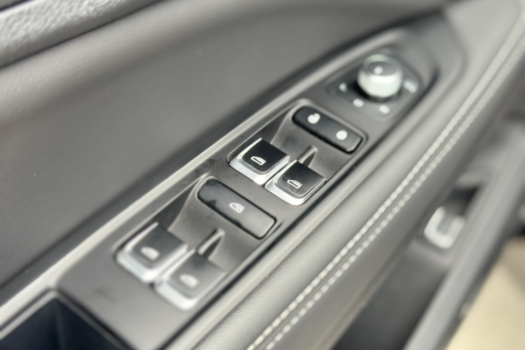 GEELY Tugella 2020 car image #11