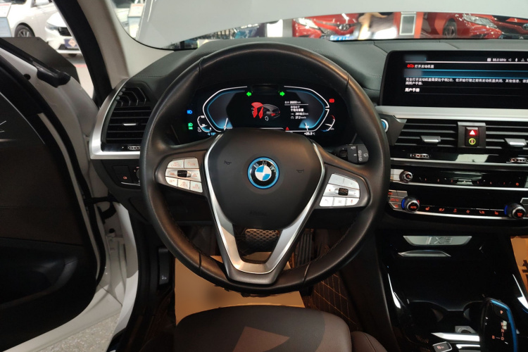 BMW iX3 2021 immagine di auto #11