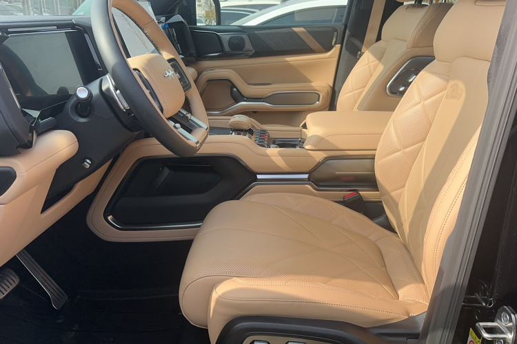 FangChengBao Leopard 8 2025 car image #11