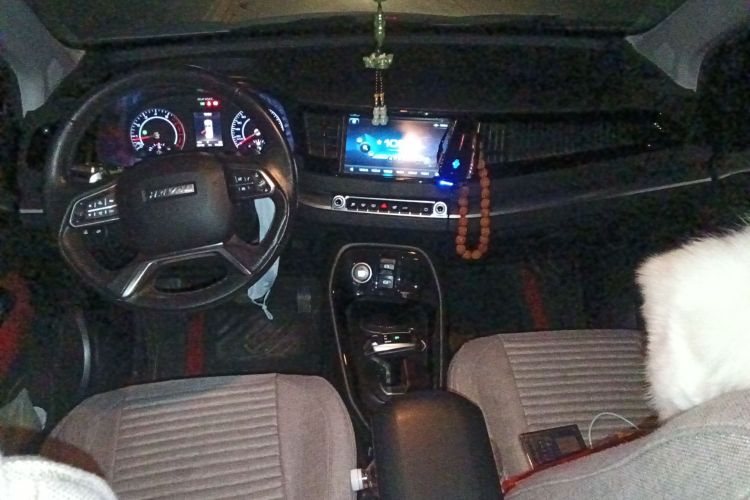 Haval H2s 2018 #11 Haval H2s 2018 car image #11