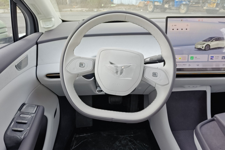 HongQi TianGong 05 2025 #11 HongQi TianGong 05 2025 car image #11