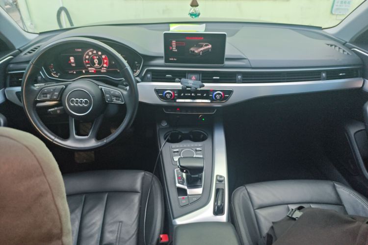 Audi A4L 2019 car image #11