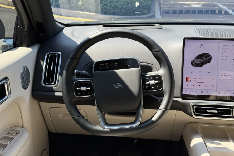 Li L8 2024 изображение автомобиля #11