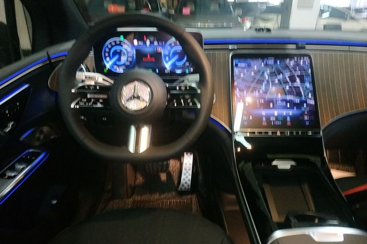 Mercedes-Benz EQE SUV 2023 #11 Mercedes-Benz EQE SUV 2023 car image #11