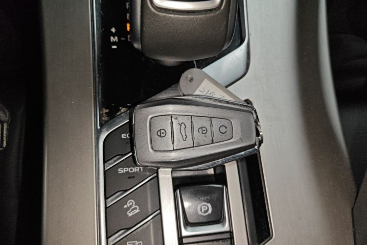 GEELY Coolray 2021 car image #11