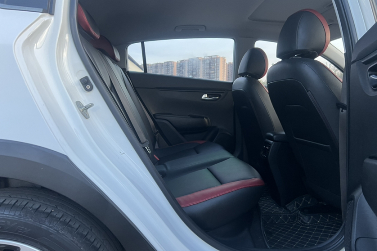 Kia Rio Cross 2018 صورة سيارة #11