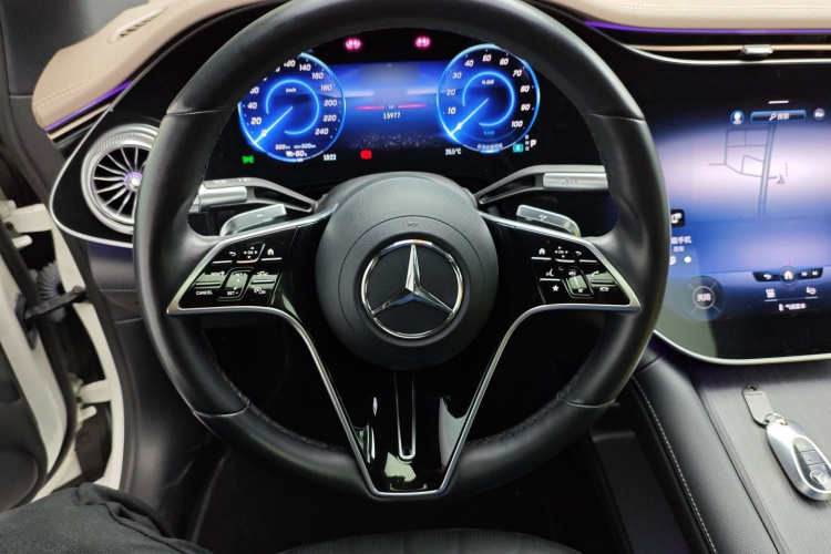 Mercedes-Benz EQS Class 2023 car image #11