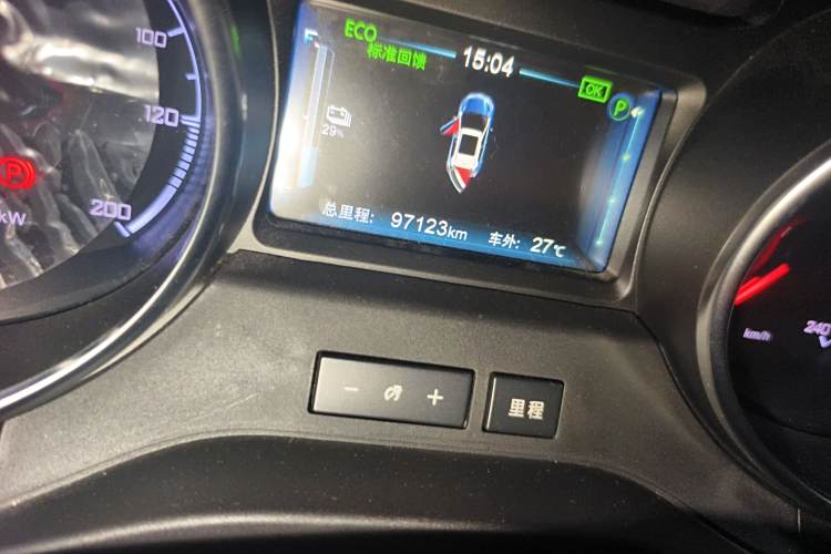 BYD Yuan New Energy 2019 immagine di auto #11