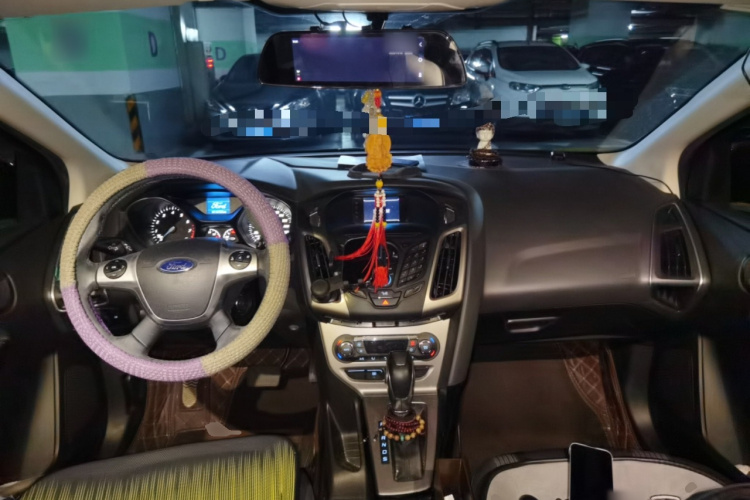 Ford Focus (Imported) 2015 #11 Ford Focus (Imported) 2015 car image #11