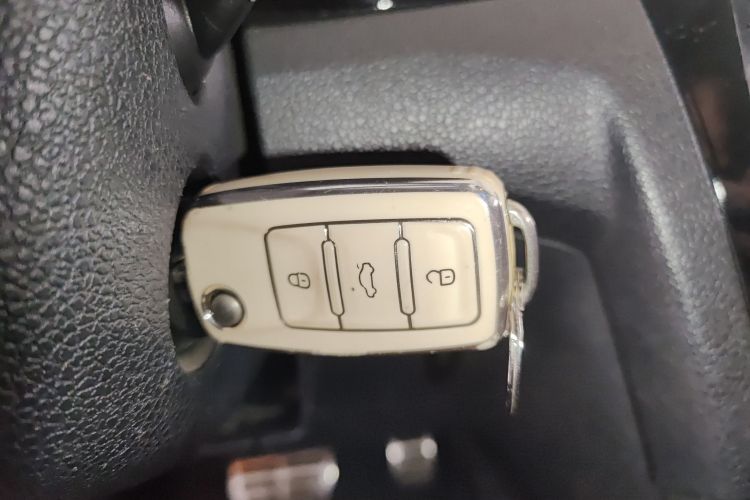 Volkswagen C-Trek 2018 immagine di auto #11