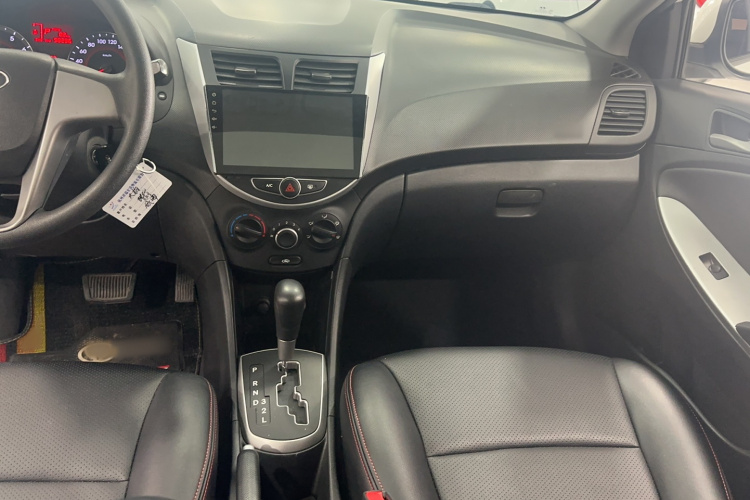 Hyundai Reina Hatchback 2015 #11 Hyundai Reina Hatchback 2015 immagine di auto #11