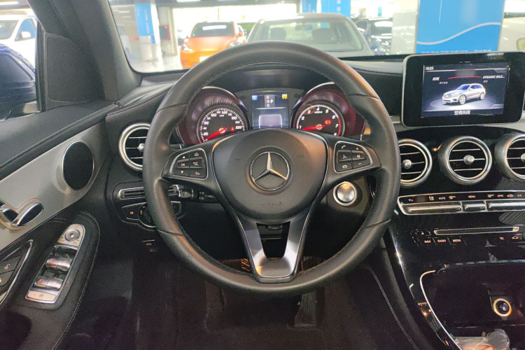 Mercedes-Benz GLC Class 2016 car image #11