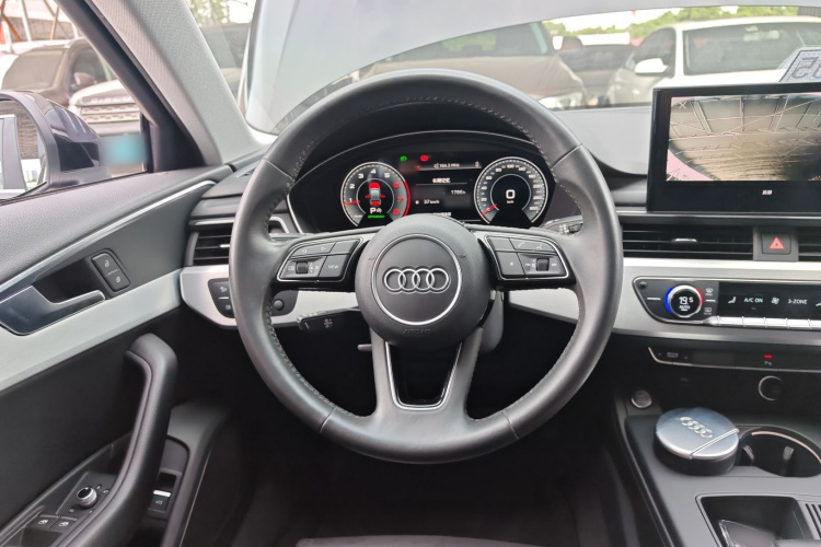 Audi A4 2021 immagine di auto #11