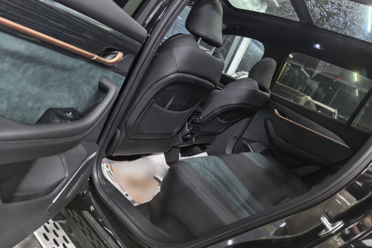 GEELY Monjaro MHEV 2025 car image #11