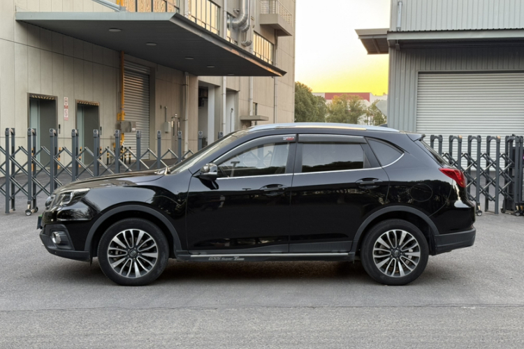 GAC Trumpchi GS5 2016 #11 GAC Trumpchi GS5 2016 изображение автомобиля #11