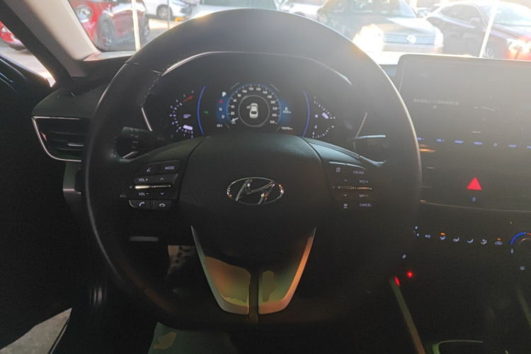 Hyundai Lafesta 2020 car image #11