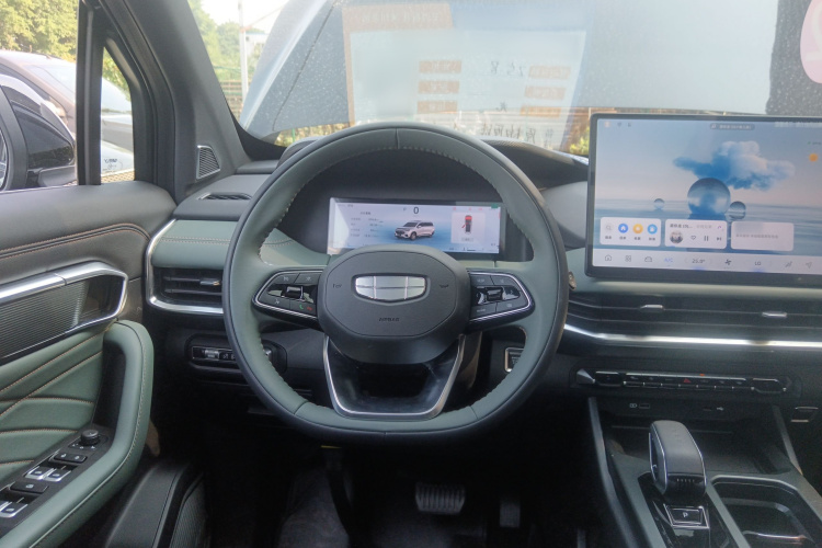 GEELY OkavangoR7 2025 car image #11