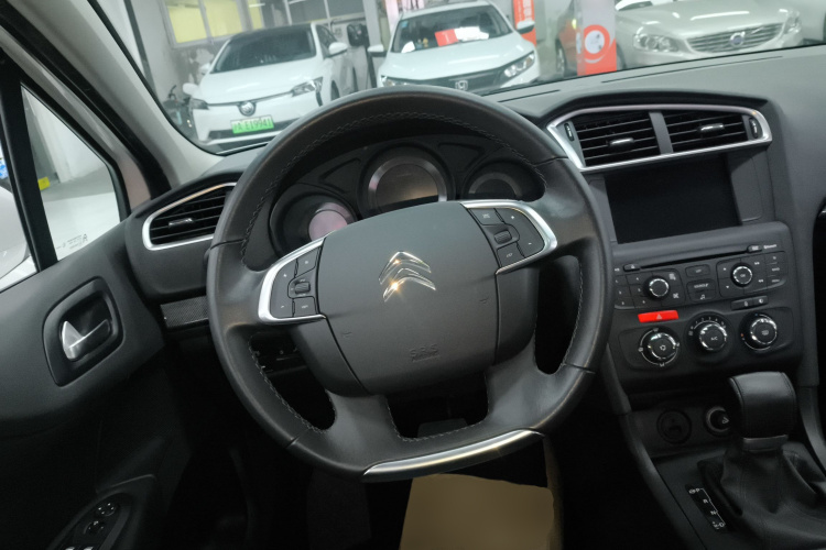 Citroen C4L 2016 image de voiture #11