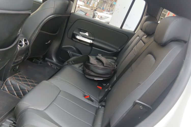 Mercedes-Benz GLB Class 2021 immagine di auto #11