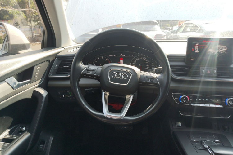 Audi Q5L 2019 #11 Audi Q5L 2019 car image #11