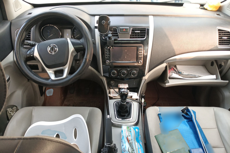 Forthing S500 2017 car image #11