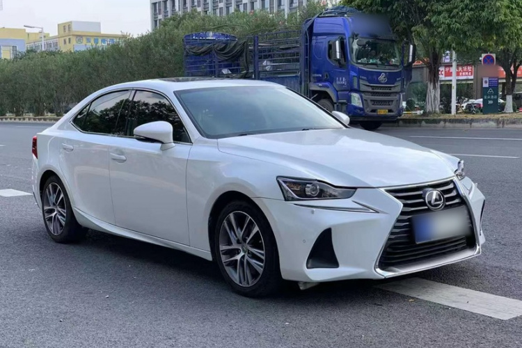 Toyota 2018 car image #11