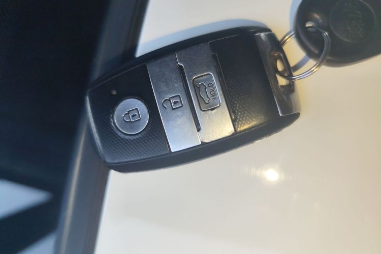 Kia K3 2015 #11 Kia K3 2015 car image #11