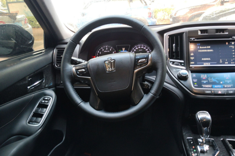 Toyota CrownSportCross 2018 صورة سيارة #11