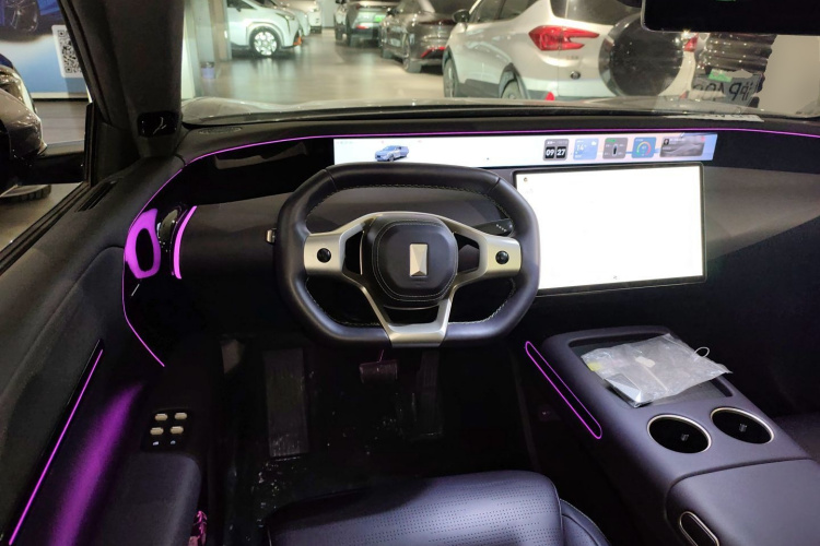 Avatr 07 2024 car image #11