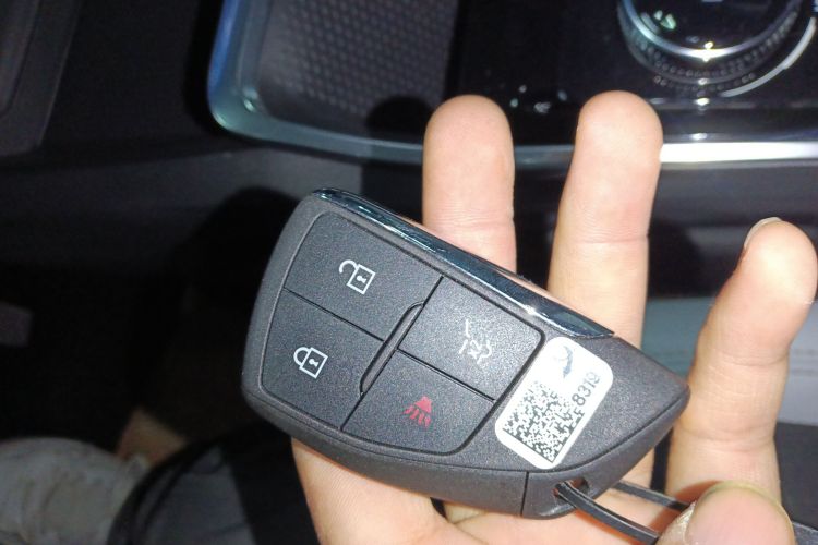 Chevrolet Equinox Plus 2025 car image #11