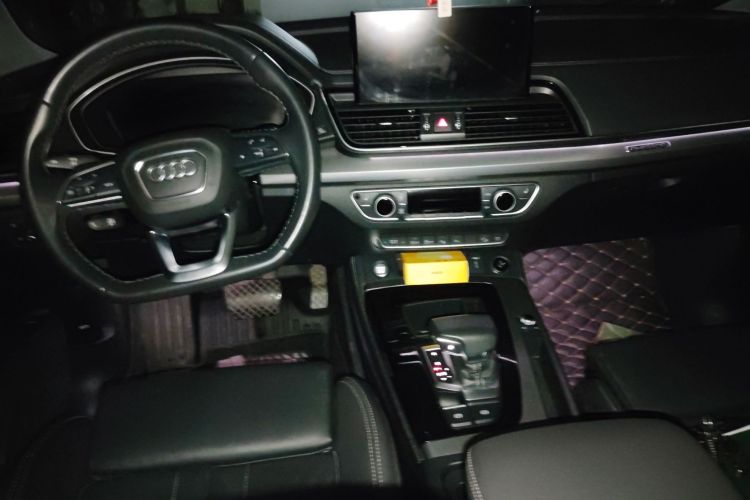 Audi Q5L Sportback 2021 car image #11