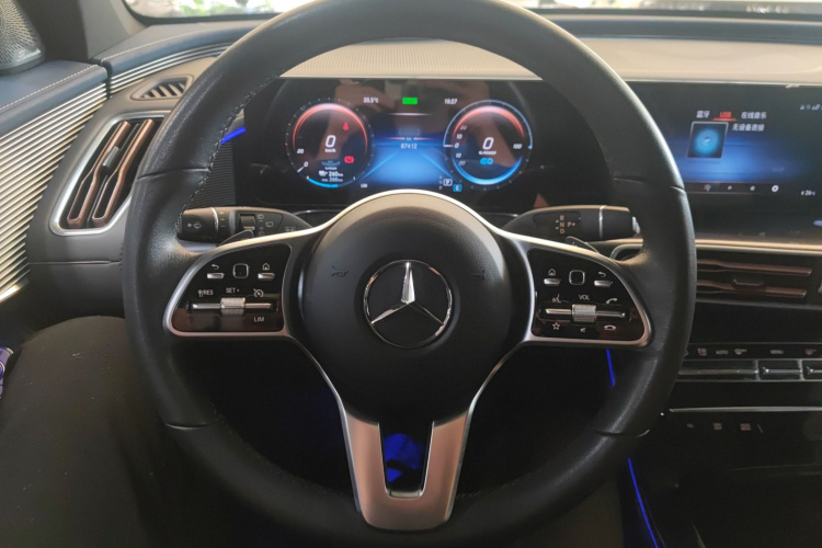 Mercedes-Benz EQC Class 2022 car image #11