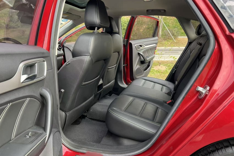 MG 6 New Energy 2018 car image #11