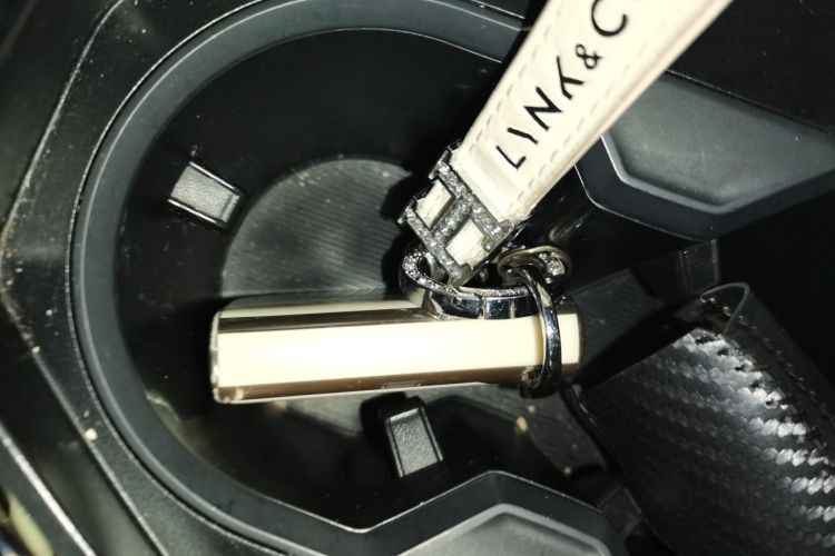 Lynk & Co 01 EM-P 2022 car image #11
