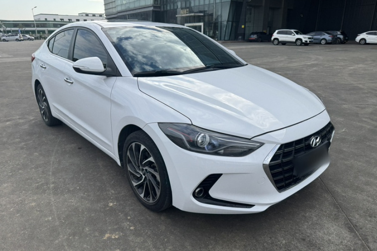 Hyundai Elantra AD 2019 car image #11