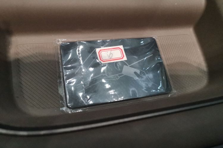 Li i6 2025 image de voiture #11