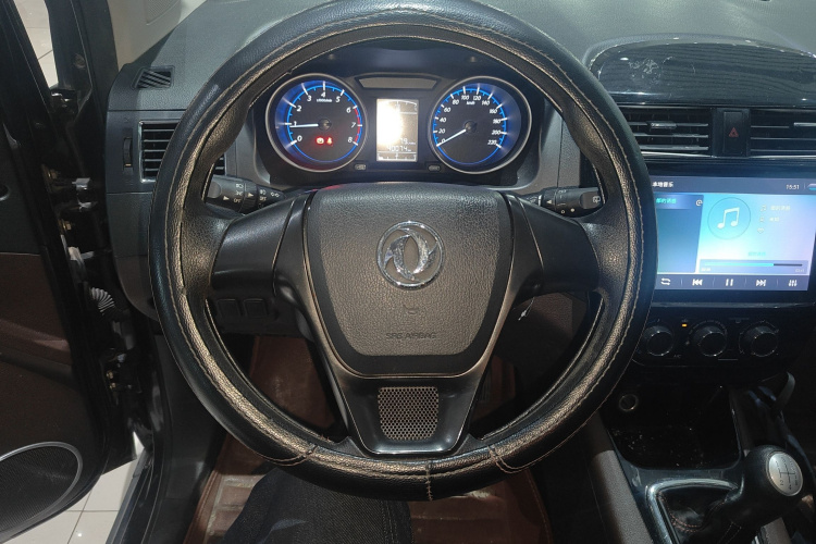 Forthing JOYEAR X3 2018 #11 Forthing JOYEAR X3 2018 immagine di auto #11