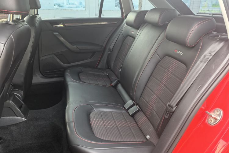 Skoda Rapid Spaceback 2016 immagine di auto #11