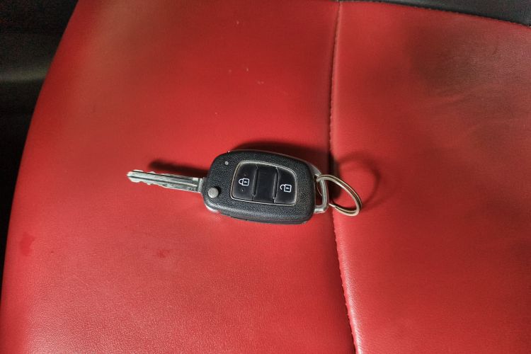 Hyundai Reina 2018 car image #11