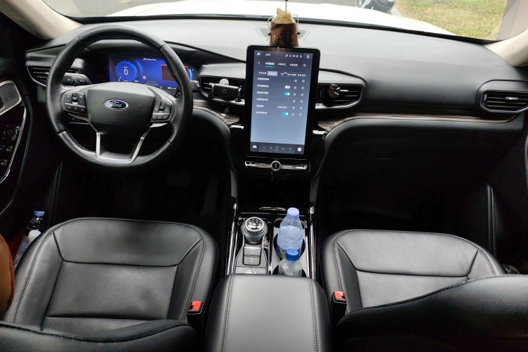 Ford Explorer 2021 صورة سيارة #11