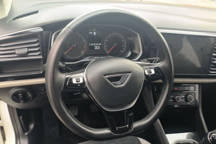 VS5 2023 car image #11