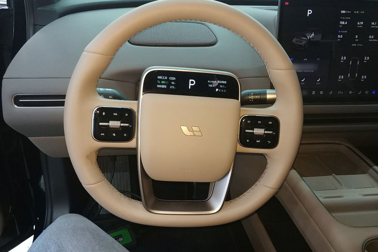Li i6 2025 immagine di auto #11