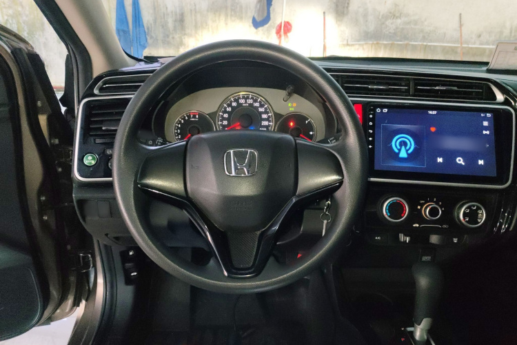 Honda Greiz 2018 car image #11