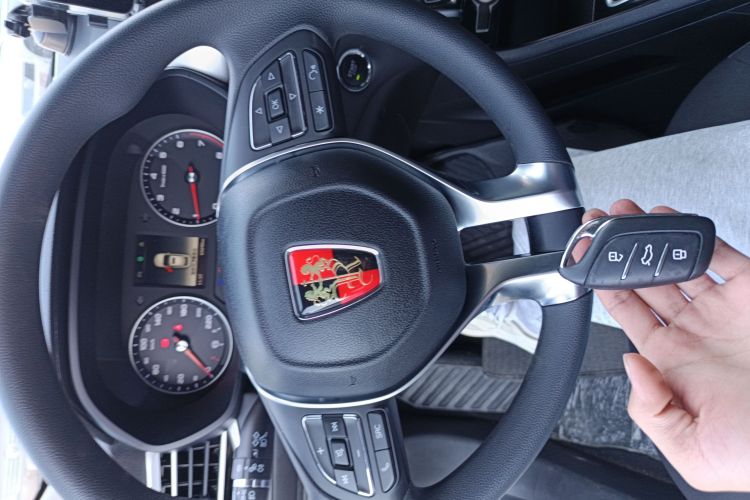 Roewe i5 2020 car image #11