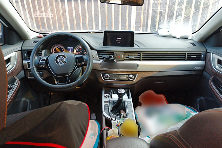 Forthing JOYEAR X5 2017 #11 Forthing JOYEAR X5 2017 car image #11