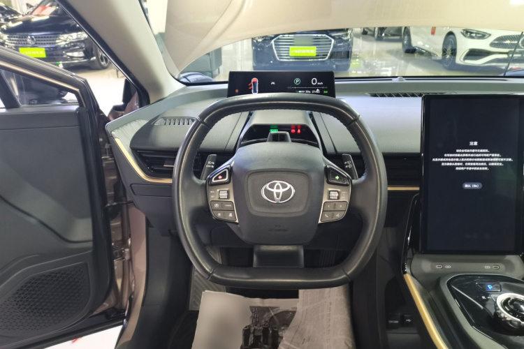 Toyota bZ3 2023 immagine di auto #11