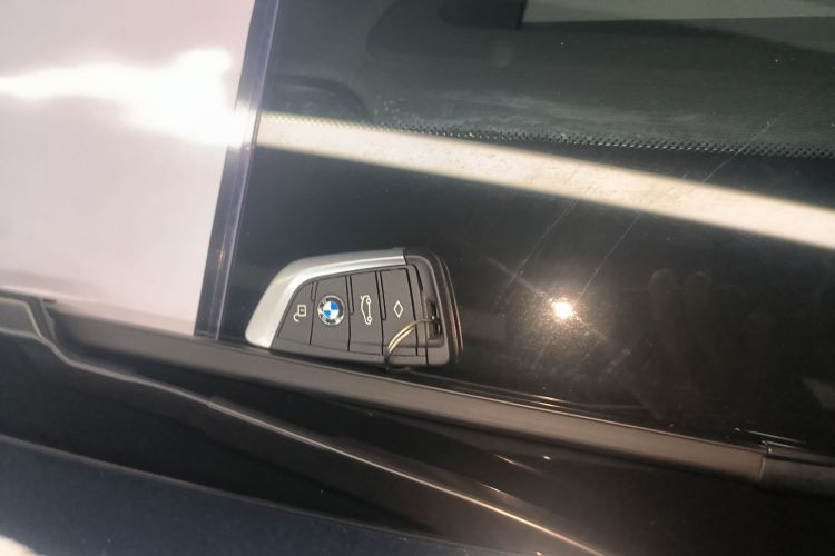 BMW iX3 2024 #11 BMW iX3 2024 car image #11