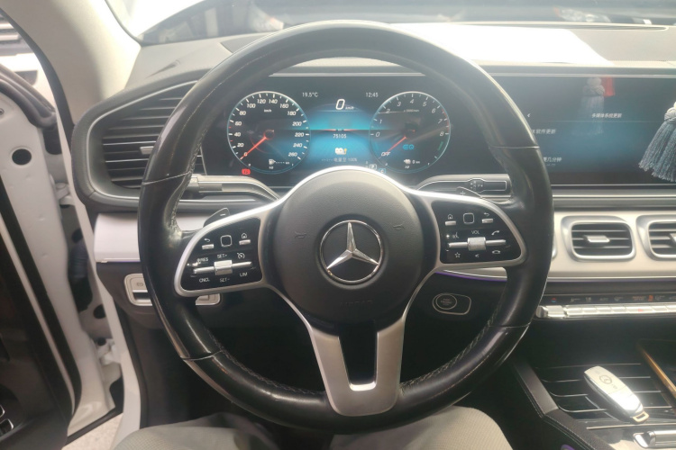 Mercedes-Benz GLE Class New Energy 2021 #11 Mercedes-Benz GLE Class New Energy 2021 car image #11